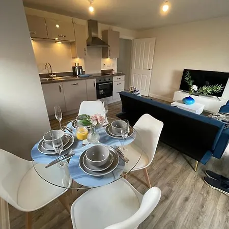 Luxurious Apartment In Brooklands Milton Keynes Exterior photo